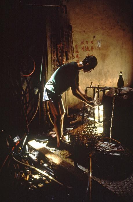 Cửu Long Thành Trại ở Hong Kong: Nơi đầy rẫy tội phạm, tệ nạn nhưng lại là mái ấm tình thương cho người già và trẻ em-5