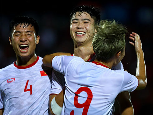 Báo Thái Lan: Tuyển Việt Nam đang nỗ lực để có Filip Nguyễn-2