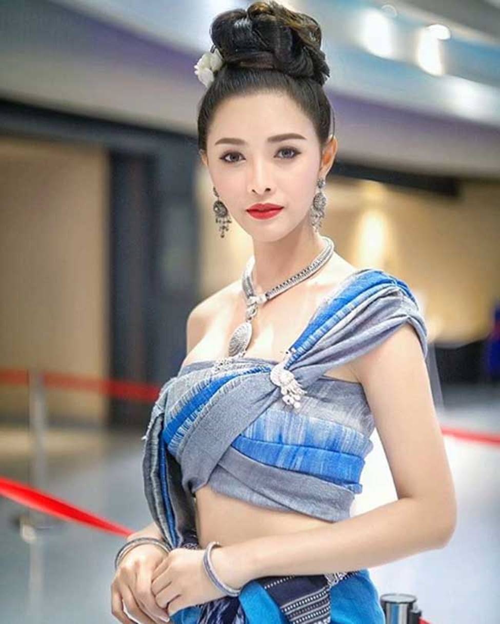 2 cô gái Lào đẹp tuyệt sắc giai nhân: Có người mang dòng máu Việt-16