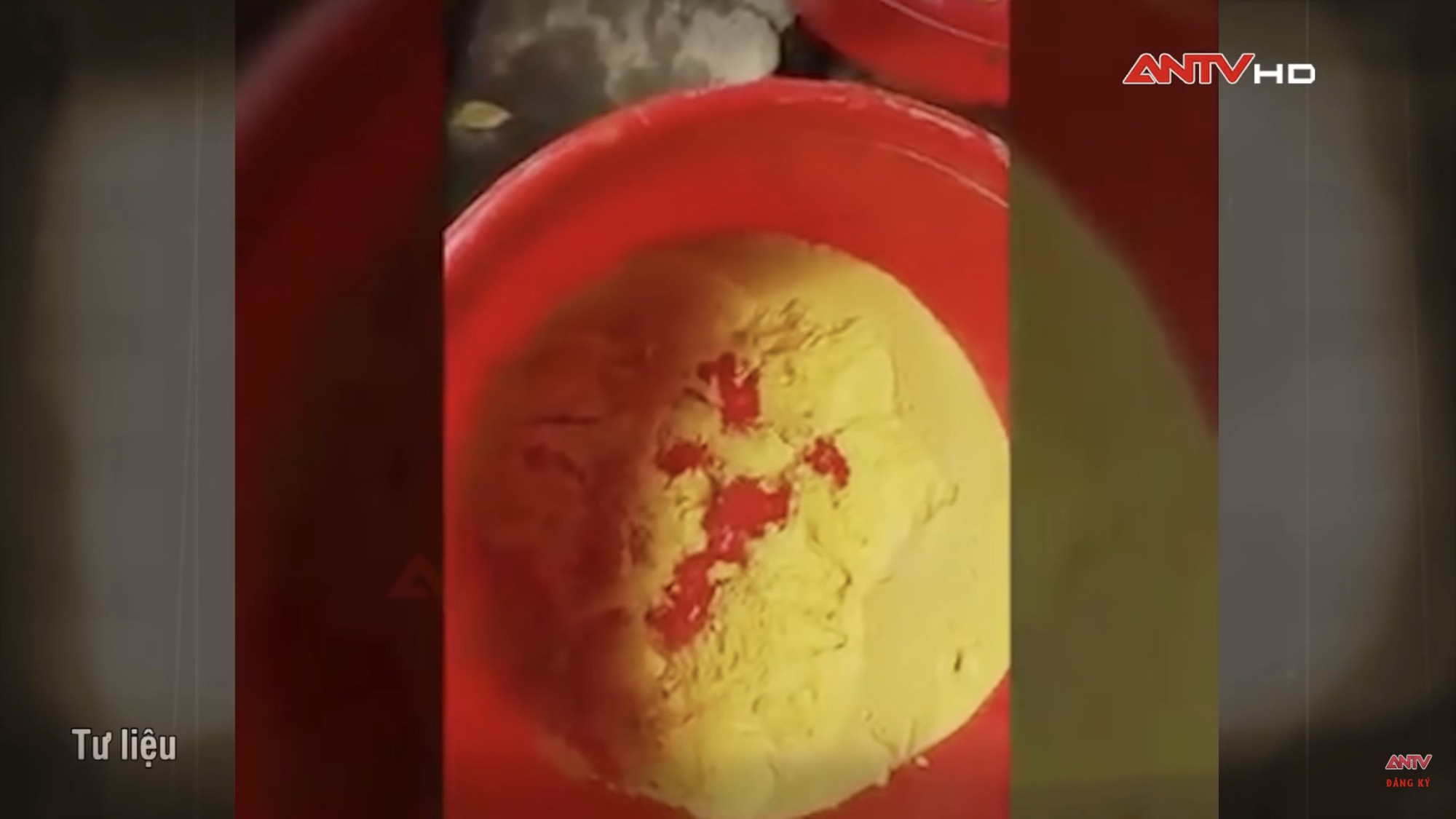 Rùng mình với loại tinh bột nghệ giá rẻ, trộn phẩm màu, hóa chất: Người tiêu dùng tưởng bổ lại hóa khổ vì hại gan, rước thêm bệnh-6