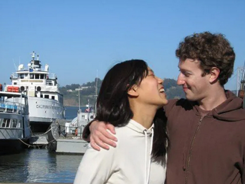 Bill Gates khoe video mở hộp nút vàng” Youtube-2