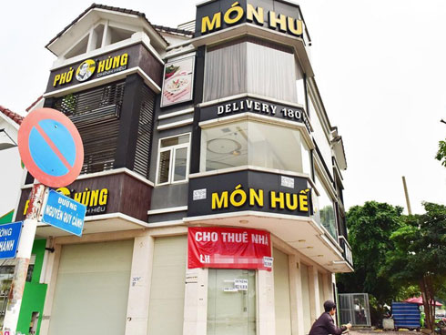 Cô nhân viên lớn tuổi của Món Huế trong đoạn clip bật khóc vì mất việc, nợ lương: Cô buồn đến mất ăn mất ngủ!-8