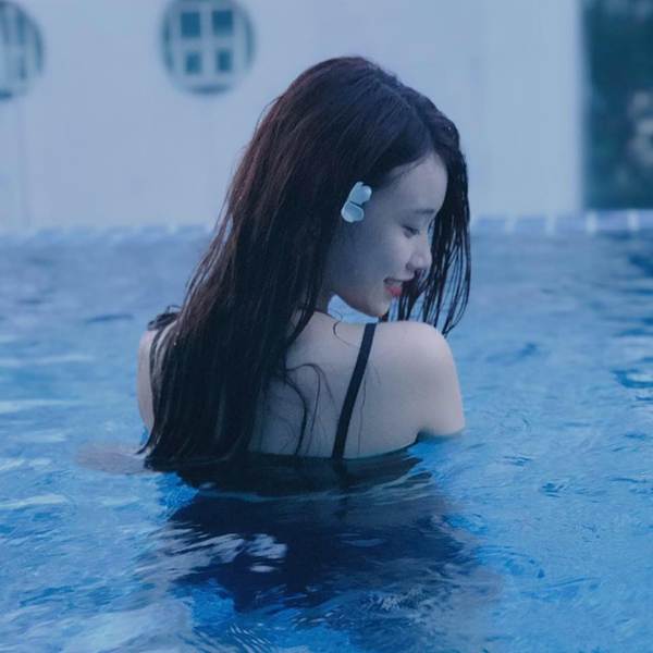 Bạn gái hotgirl của Văn Toàn liên tục tung ảnh bikini khoe 3 vòng bỏng mắt-7