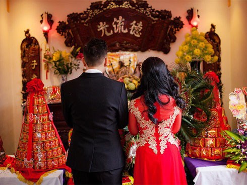 Vừa nghe nhà gái thách cưới, nhà trai đã trợn mắt quát 