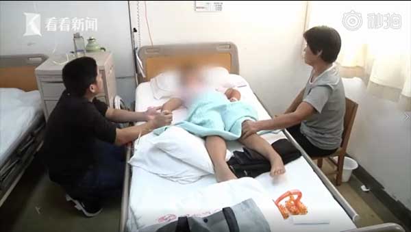 Được cô giáo hỗ trợ tập động tác múa, bé gái 6 tuổi bị liệt do chấn thương cột sống, nhà trường lập tức trốn tránh trách nhiệm-3