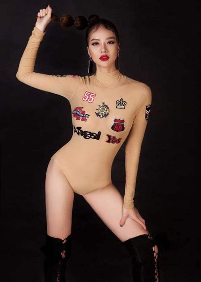 Bà xã Công Vinh gia nhập dàn mỹ nhân mê bikini nhìn xa tưởng mặc như không-9