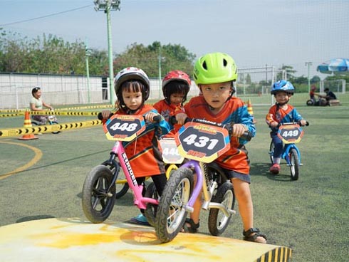 Con trai bị nghiện chơi game nặng, không quát mắng hay đánh đòn, ông bố lôi ra chiếc búa nhỏ để dạy con bài học để đời-3