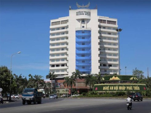 Nghi vấn phó phòng Kế toán Đại học Sư phạm kỹ thuật Vinh tử vong sau khi ngã từ tầng 8 khách sạn