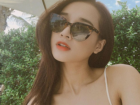 Chỉ một hình ảnh chụp ké đã cho thấy rõ tình trạng của Nhã Phương và Trường Giang sau khi bị soi tháo nhẫn cưới-5