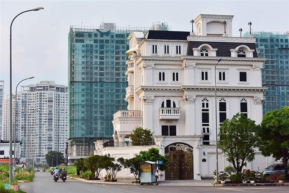 Biệt thự tráng lệ của Lý Nhã Kỳ bên sông Sài Gòn-2