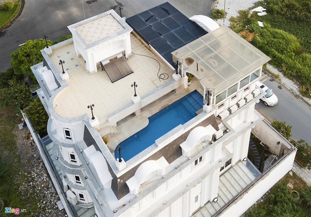 Biệt thự tráng lệ của Lý Nhã Kỳ bên sông Sài Gòn-8