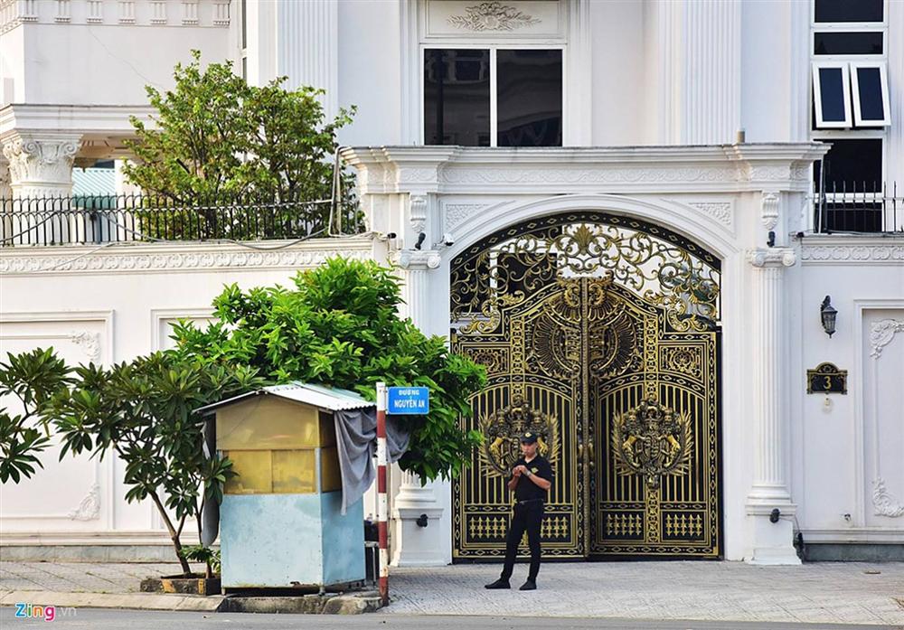 Biệt thự tráng lệ của Lý Nhã Kỳ bên sông Sài Gòn-15