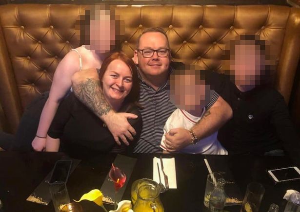 Vụ 39 thi thể trong container: Xác người nằm chồng chất lên nhau, dấu tay đẫm máu cho thấy nạn nhân kêu cứu nhưng bất thành-4