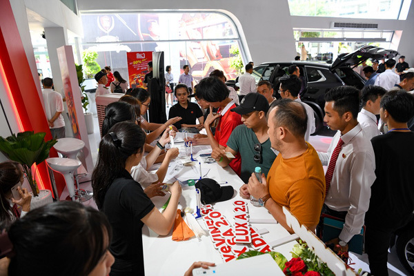 Giải mã ‘hiện tượng’ VinFast tại Vietnam Motor Show 2019-10