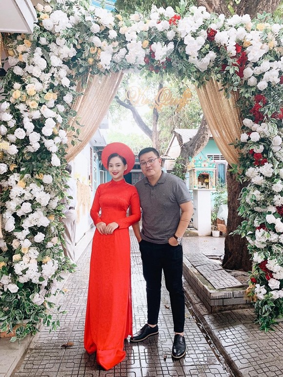 Vợ cũ của cố diễn viên người mẫu Duy Nhân lên xe hoa sau 4 năm để tang chồng-1