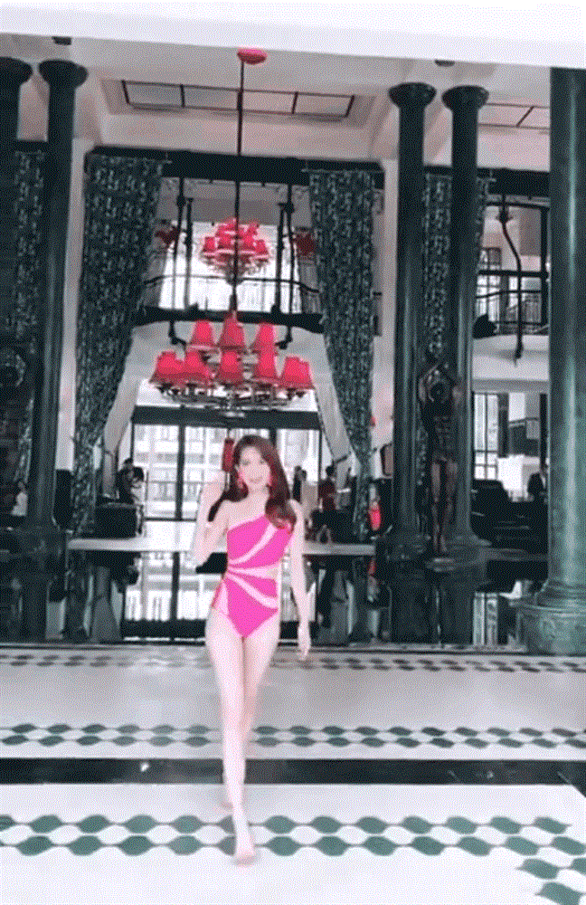 Học Kỳ Duyên dùng kẹp giấy nhưng Ngọc Trinh bá đạo hơn khi kẹp hẳn đồ bơi: Đúng là không đùa được với vòng eo 56!-5