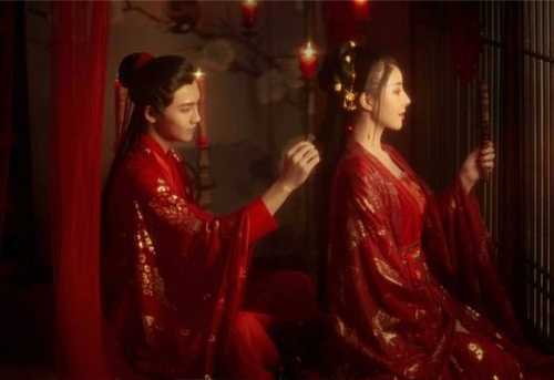 Ngượng ngùng chuyện phòng the khiến các cô dâu thời xưa phải đỏ mặt xin chỉ giáo mẹ đẻ-1