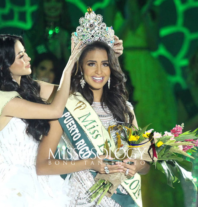 Chiêm ngưỡng nhan sắc Tân Hoa hậu Trái đất 2019: Vẻ đẹp sắc sảo, hiện đại nhưng vẫn bị chê già trước tuổi-1
