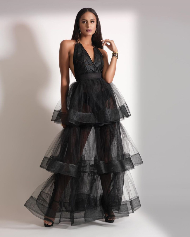 Chiêm ngưỡng nhan sắc Tân Hoa hậu Trái đất 2019: Vẻ đẹp sắc sảo, hiện đại nhưng vẫn bị chê già trước tuổi-4