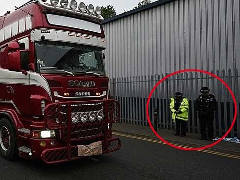 Sky News: 39 tử thi nằm trong đoàn 3 xe vượt biên chở 100 người-2