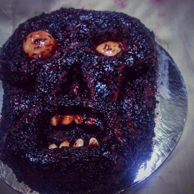 Mẹ bỉm sữa làm mỏi tay không hết đơn nhờ bán bánh Halloween kinh dị-1