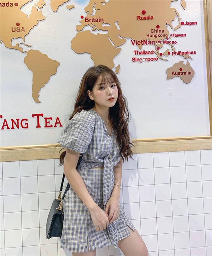 Cô gái cao 1,52m đang đồn yêu cầu thủ Quang Hải là ai?-16