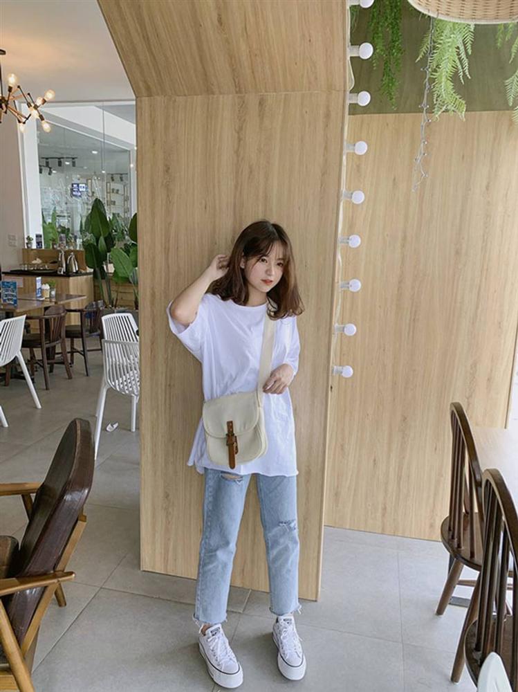 Cô gái cao 1,52m đang đồn yêu cầu thủ Quang Hải là ai?-17