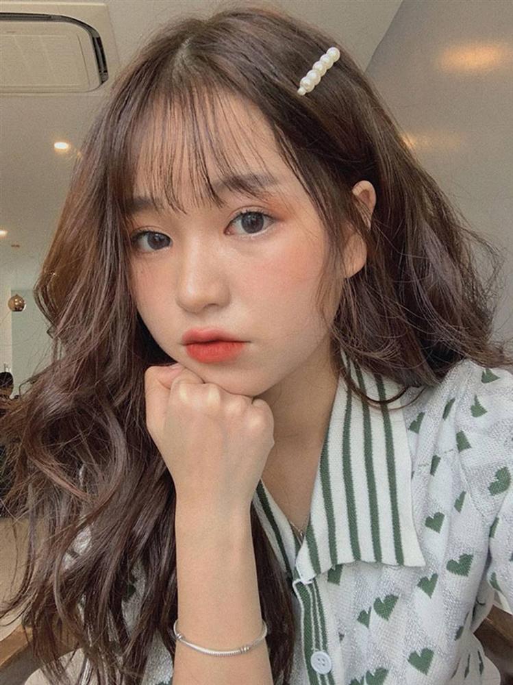 Cô gái cao 1,52m đang đồn yêu cầu thủ Quang Hải là ai?-21