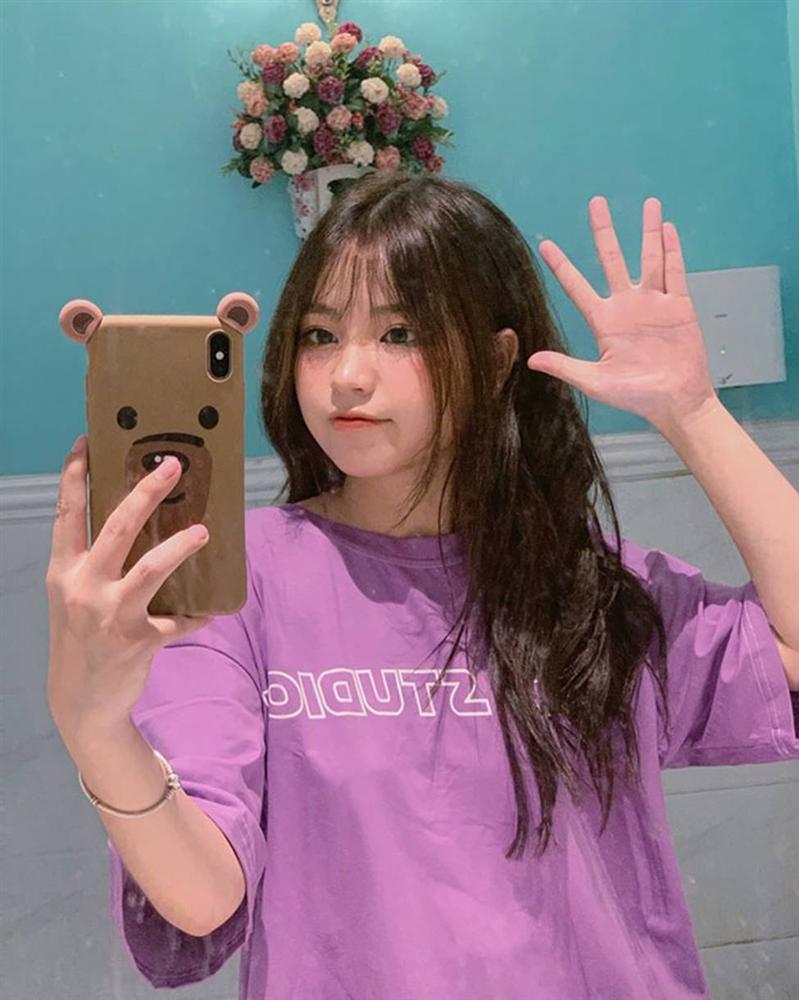 Cô gái cao 1,52m đang đồn yêu cầu thủ Quang Hải là ai?-22