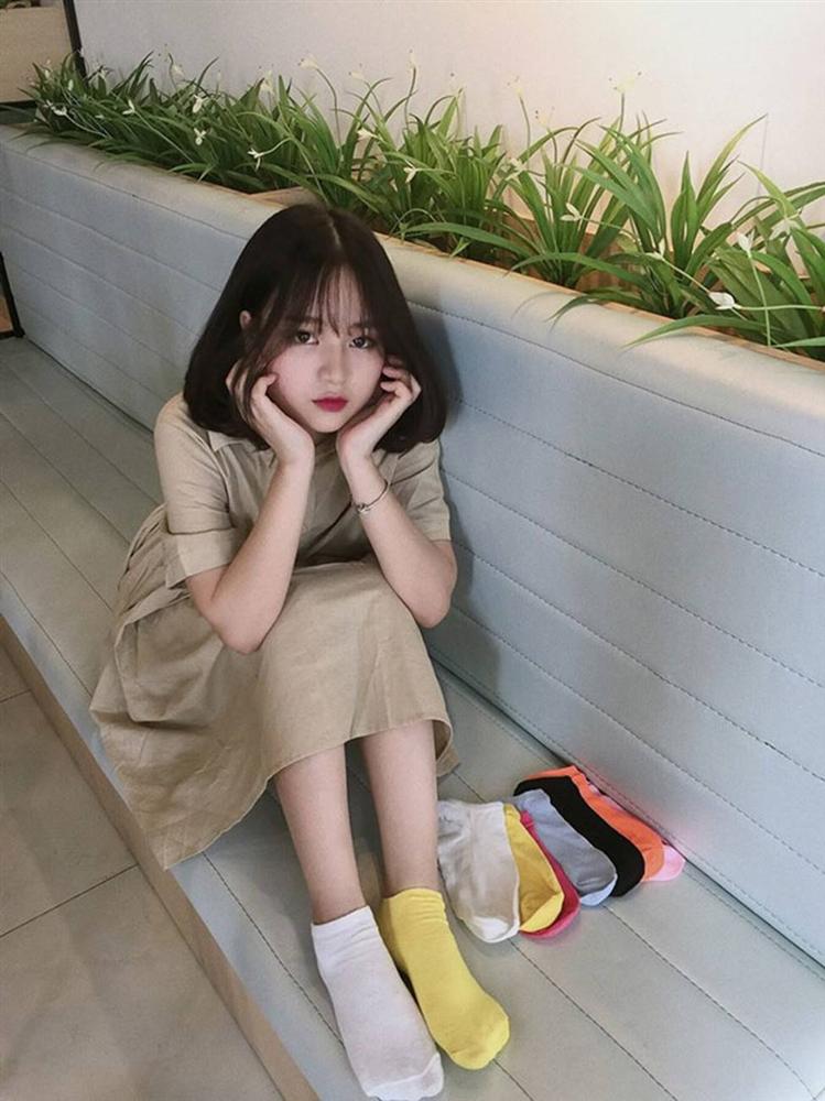 Cô gái cao 1,52m đang đồn yêu cầu thủ Quang Hải là ai?-28