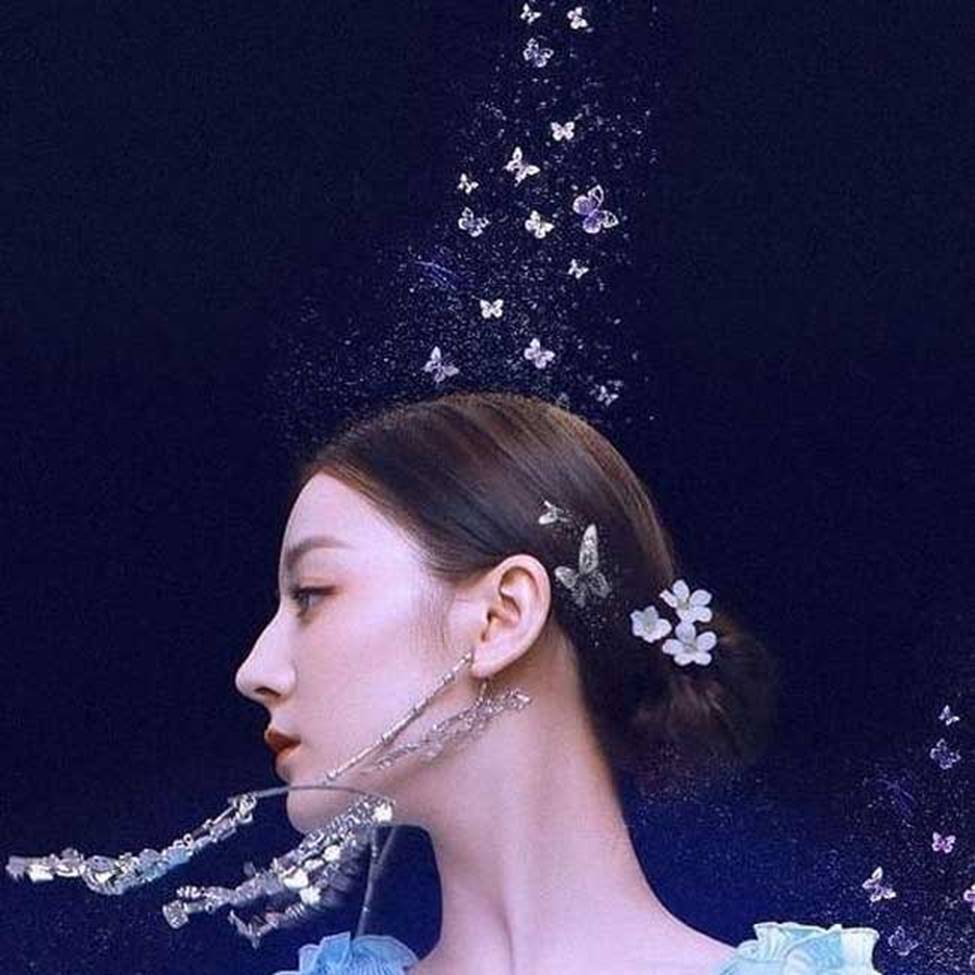 Địch Lệ Nhiệt Ba: Cô gái có thân hình tiệm cận tỷ lệ cơ thể vàng đáng khát khao-16