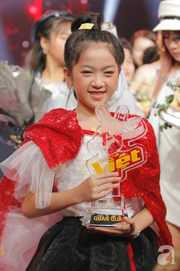 Sau sự cố đọc nhầm tên, tân Quán quân Giọng hát Việt nhí 2019 đã tuyên bố như này về các đối thủ trong cuộc thi-1