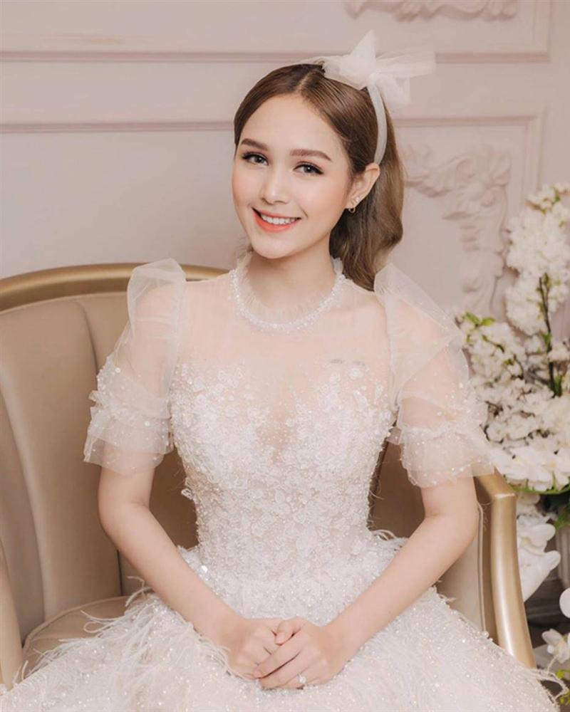 Streamer giàu nhất Việt Nam Xemesis mới tung ảnh cưới: Cô dâu kém 13 tuổi đẹp xuất sắc, chú rể xuất hiện đúng một lần-6