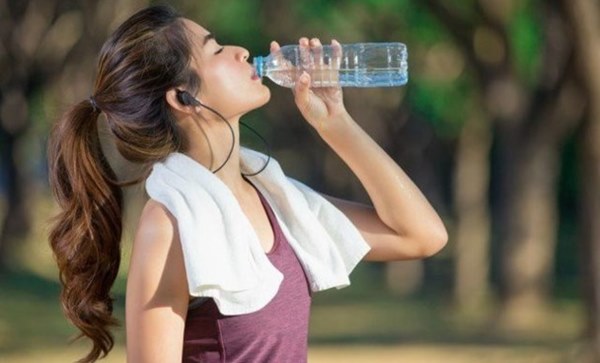 Duy trì thói quen uống nước trong 4 thời điểm vàng này, cơ thể sở hữu thêm nhiều đặc quyền” không loại thần dược nào làm được-2