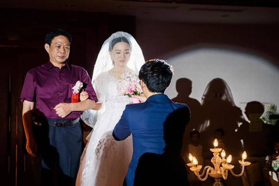 Con trai, đừng tiêu tiền cho vợ - Lá thư gây sốt của ông bố gửi con trai trước ngày lấy vợ-2