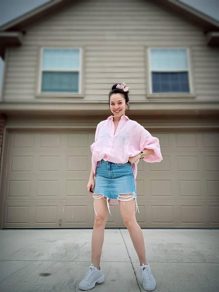 Hiền Thục 38 tuổi vẫn tự tin phanh áo khoe nội y, hướng dẫn các chị em cách lên đồ từ đi làm tới đi quẩy-3