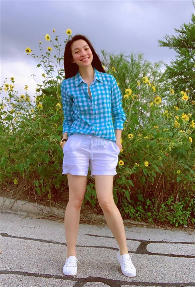 Hiền Thục 38 tuổi vẫn tự tin phanh áo khoe nội y, hướng dẫn các chị em cách lên đồ từ đi làm tới đi quẩy-5