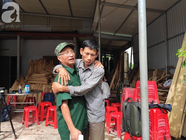 Linh cảm của người bố từng khóc lóc khuyên con trai nghi đã chết trong container không nên sang Anh-3