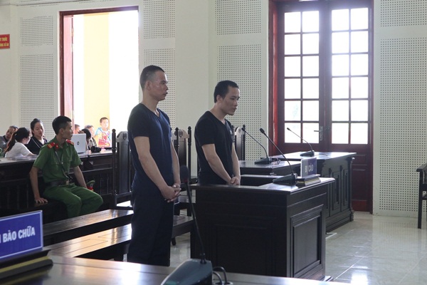 Xót xa đứa trẻ 7 tuổi xin nghỉ học đến tòa để được gặp bố-1