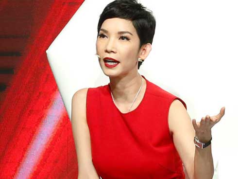 Bất ngờ đeo nhẫn kim cương khủng ở vị trí đặc biệt, nắm tay người giấu mặt, Xuân Lan sắp lên xe hoa lần 2?-5