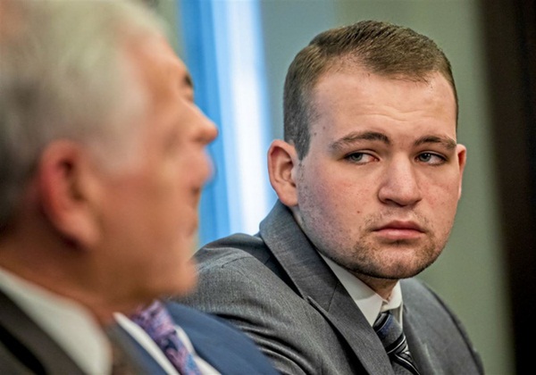 Ghen tị với em nhỏ sắp chào đời, cậu bé 11 tuổi bắn chết mẹ kế, cuối cùng được tha bổng sau gần 1 thập kỷ-4