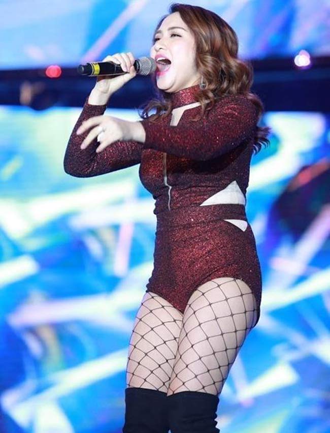 Những lỗi kết hợp trang phục với quần tất mỏng của người đẹp Việt-10