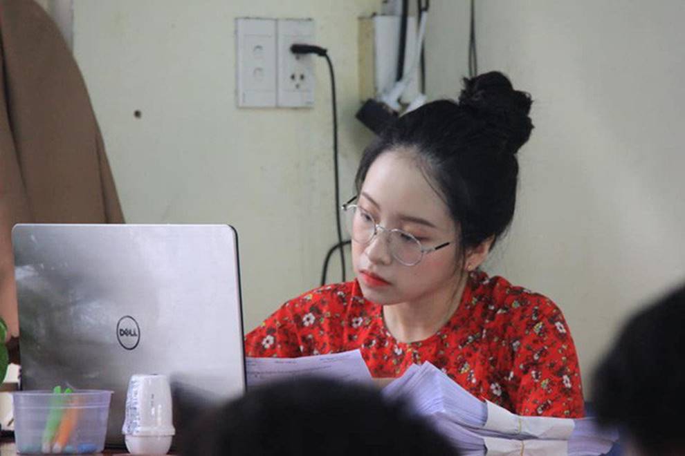 Những cô giáo 9X hot nhất hiện nay: Người xinh quá suốt ngày bị trò chụp lén, người được cả hội phụ huynh hết lời ngợi ca-4