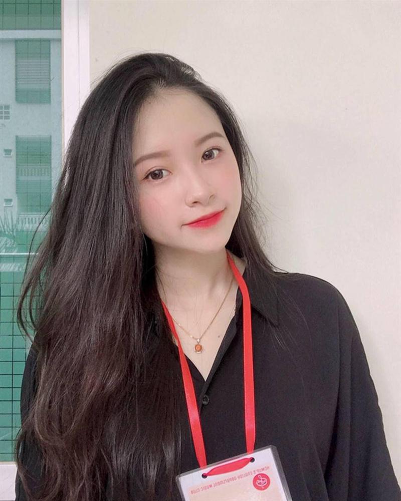 Những cô giáo 9X hot nhất hiện nay: Người xinh quá suốt ngày bị trò chụp lén, người được cả hội phụ huynh hết lời ngợi ca-5