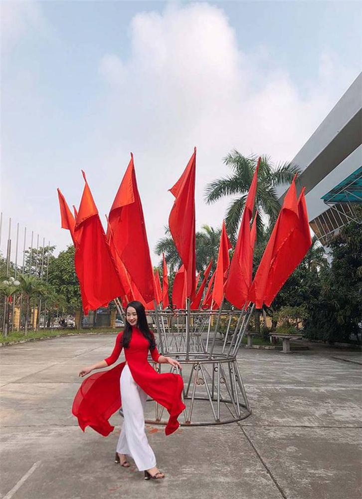 Những cô giáo 9X hot nhất hiện nay: Người xinh quá suốt ngày bị trò chụp lén, người được cả hội phụ huynh hết lời ngợi ca-16