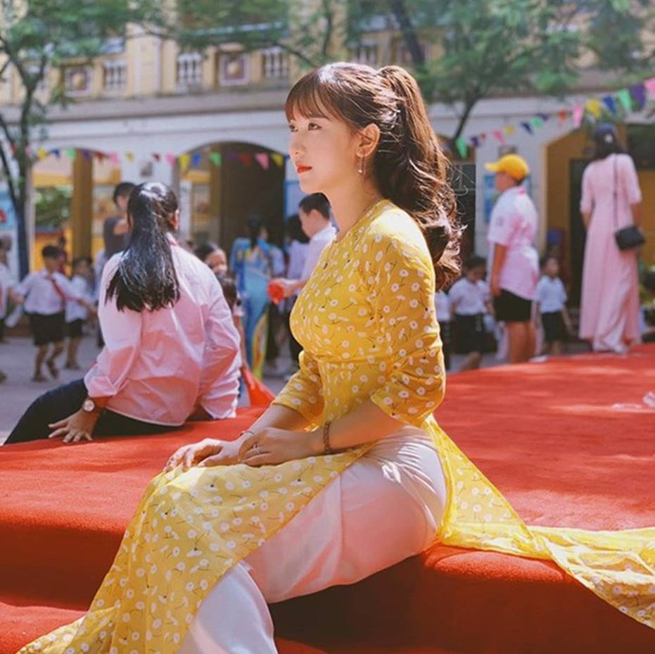Những cô giáo 9X hot nhất hiện nay: Người xinh quá suốt ngày bị trò chụp lén, người được cả hội phụ huynh hết lời ngợi ca-19