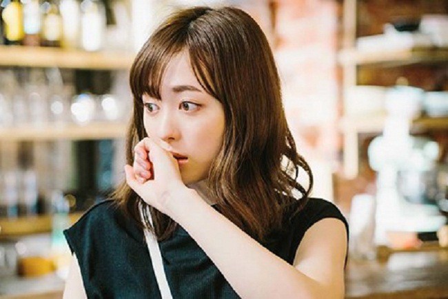 Gặp chồng sắp cưới sau ngày dài xa cách, ngờ đâu lại thấy anh bê bết máu, nhưng bố chồng tương lai nói 1 câu mà cô gái hủy hôn ngay lập tức-1