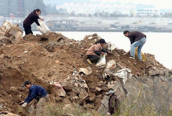 Ký ức kinh hoàng của nạn nhân duy nhất sống sót trong thảm họa nhập cư Anh Quốc: Nô lệ thời hiện đại, 2 năm trời sống trong địa ngục-2