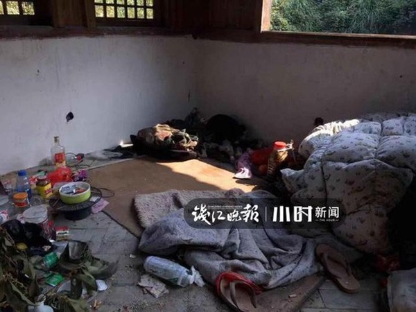 Chiếc đồng hồ chôn theo vợ bỗng đếm bước chân, người chồng liền chạy đến mộ rồi nhìn thấy cảnh tượng đau lòng-3