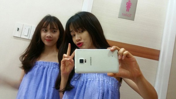 Chị em nhà Nhã Phương xinh đẹp vẹn toàn, chăm làm điệu và diện đồ giống nhau khi đứng chung 1 khung hình-5